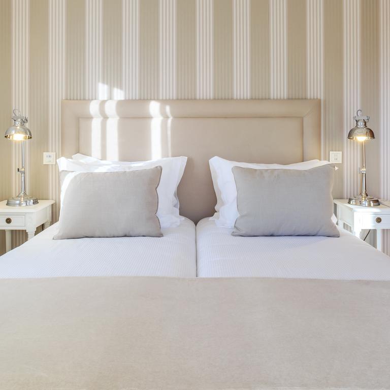 The Crest Hotell Almancil Rum bild